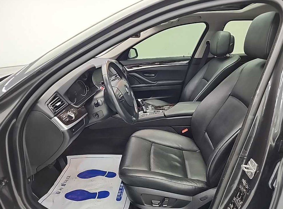 BMW 5시리즈 525d xDrive 사진 11