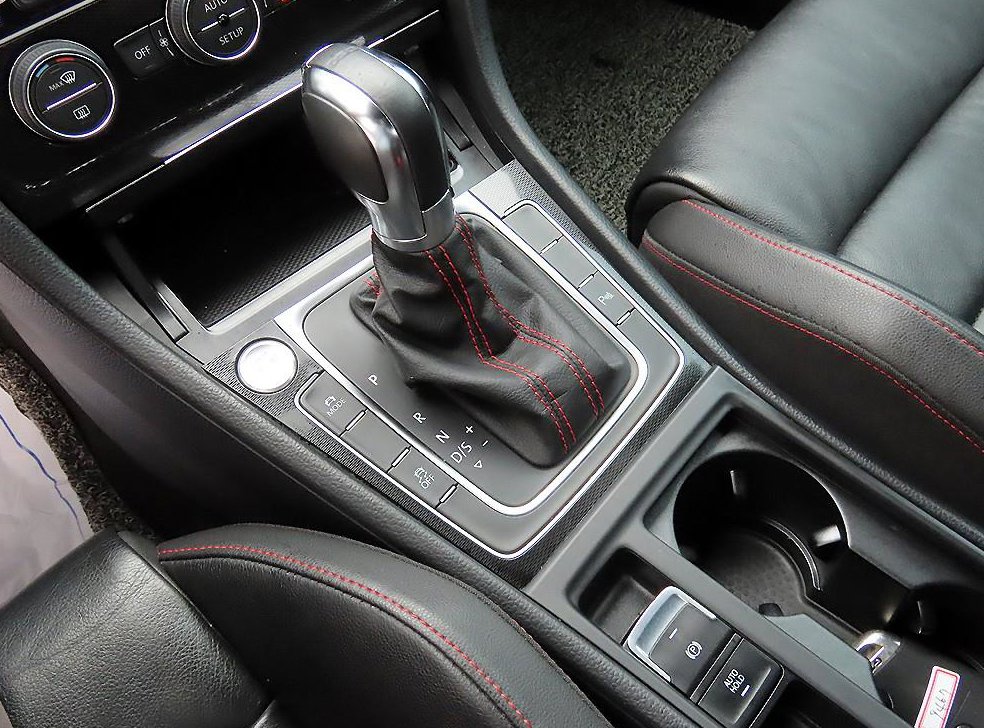 폭스바겐 골프 2.0 GTI 사진 10