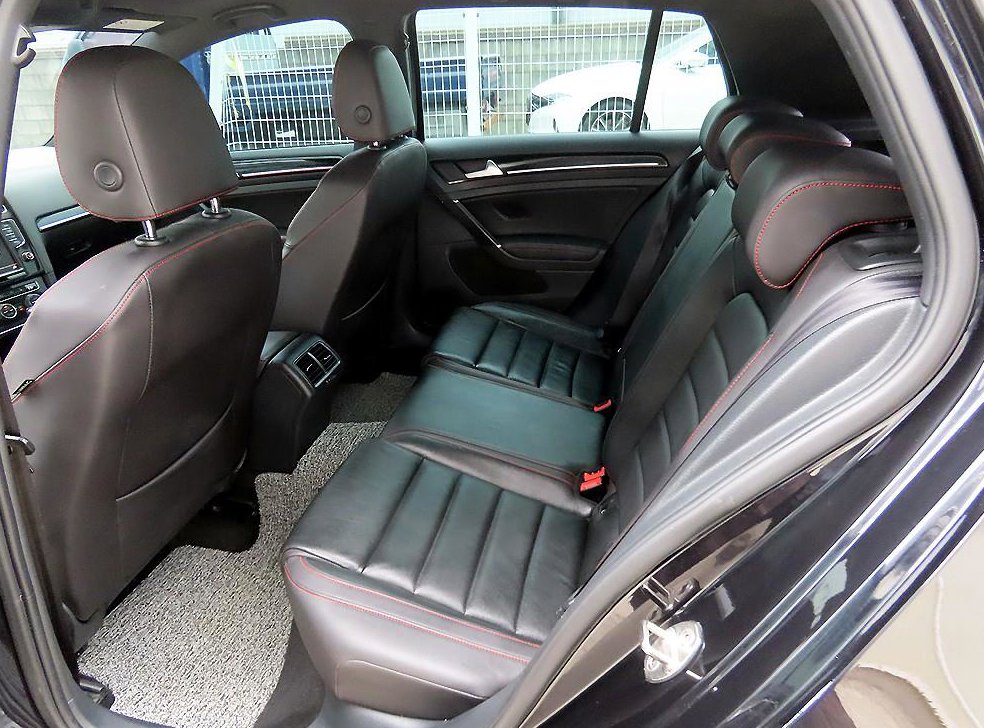 폭스바겐 골프 2.0 GTI 사진 6