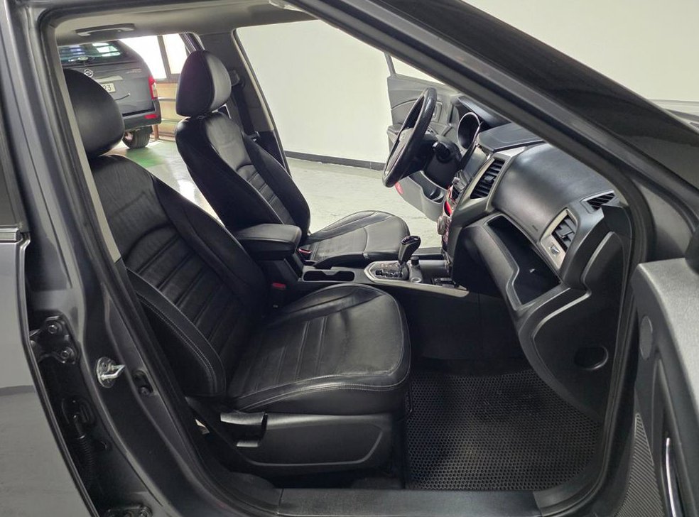 KG모빌리티(쌍용)  티볼리 가솔린 2WD 1.6 LX 사진 11