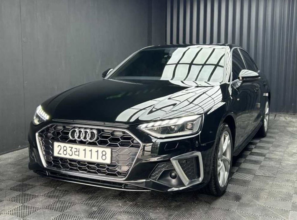 아우디 A4 40 TFSI 프리미엄