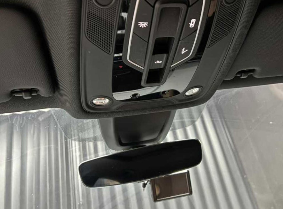 아우디 A4 40 TFSI 프리미엄 사진 12