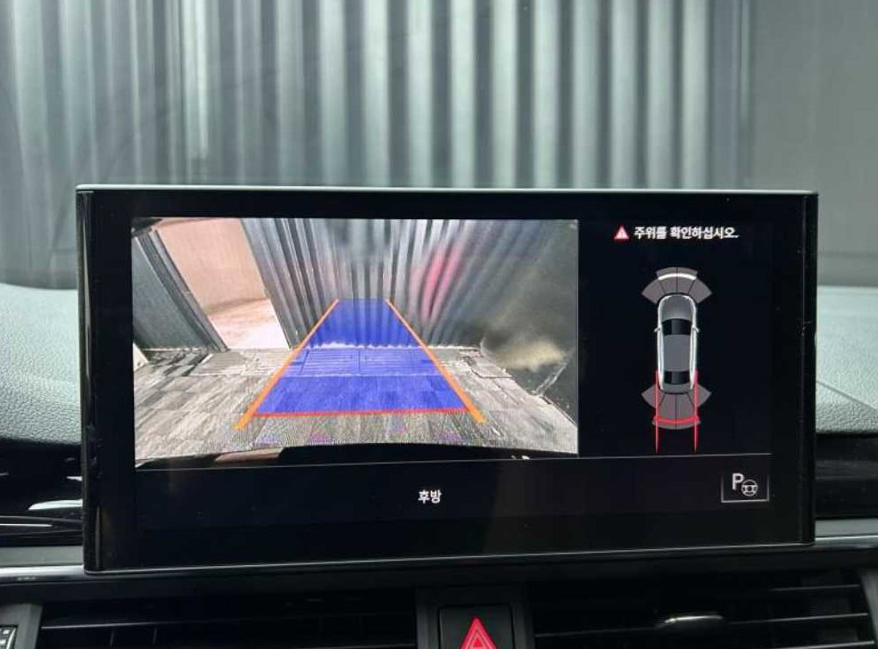 아우디 A4 40 TFSI 프리미엄 사진 13
