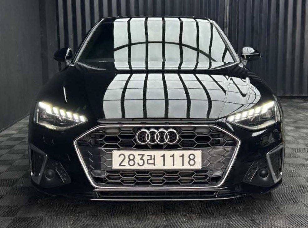 아우디 A4 40 TFSI 프리미엄 사진 2
