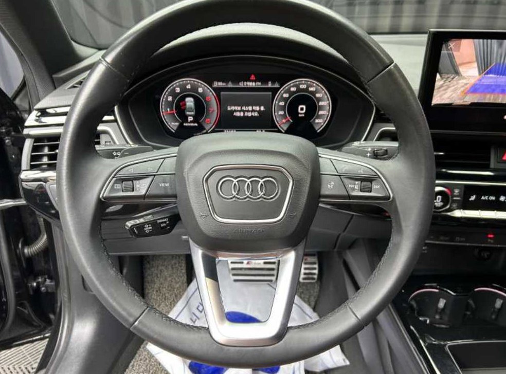 아우디 A4 40 TFSI 프리미엄 사진 8