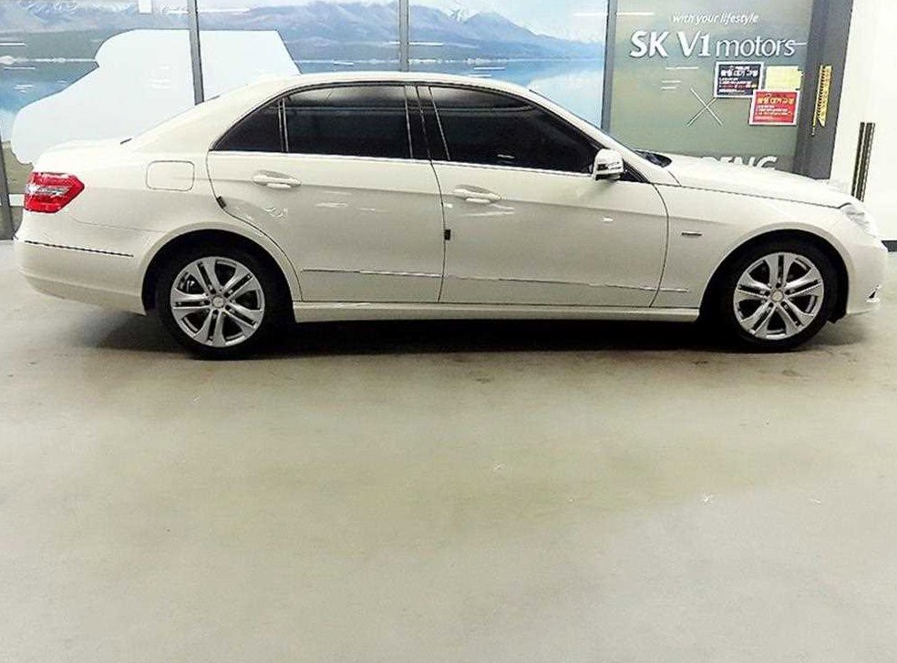 벤츠 E 클래스 E200 CGI 아방가르드 사진 3
