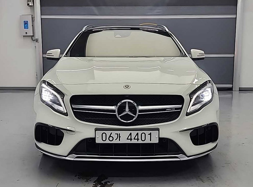 벤츠 GLA 클래스 GLA45 AMG 4MATIC 사진 3