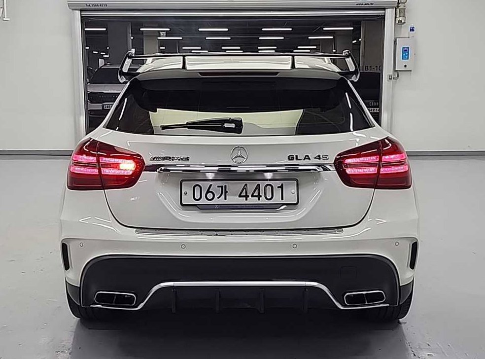 벤츠 GLA 클래스 GLA45 AMG 4MATIC 사진 5