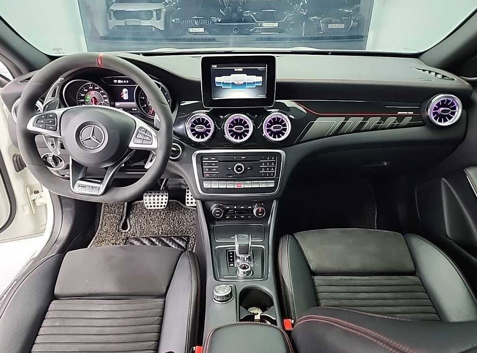 벤츠 GLA 클래스 GLA45 AMG 4MATIC 사진 8