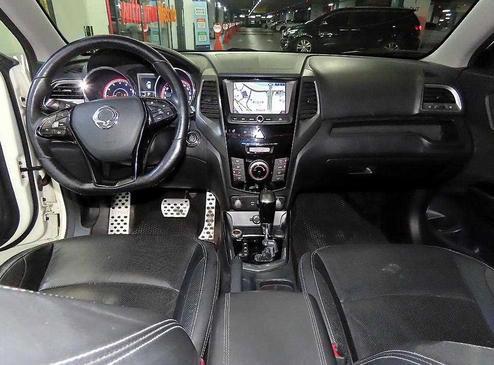 KG모빌리티(쌍용)  티볼리 2WD 가솔린 LX 사진 10