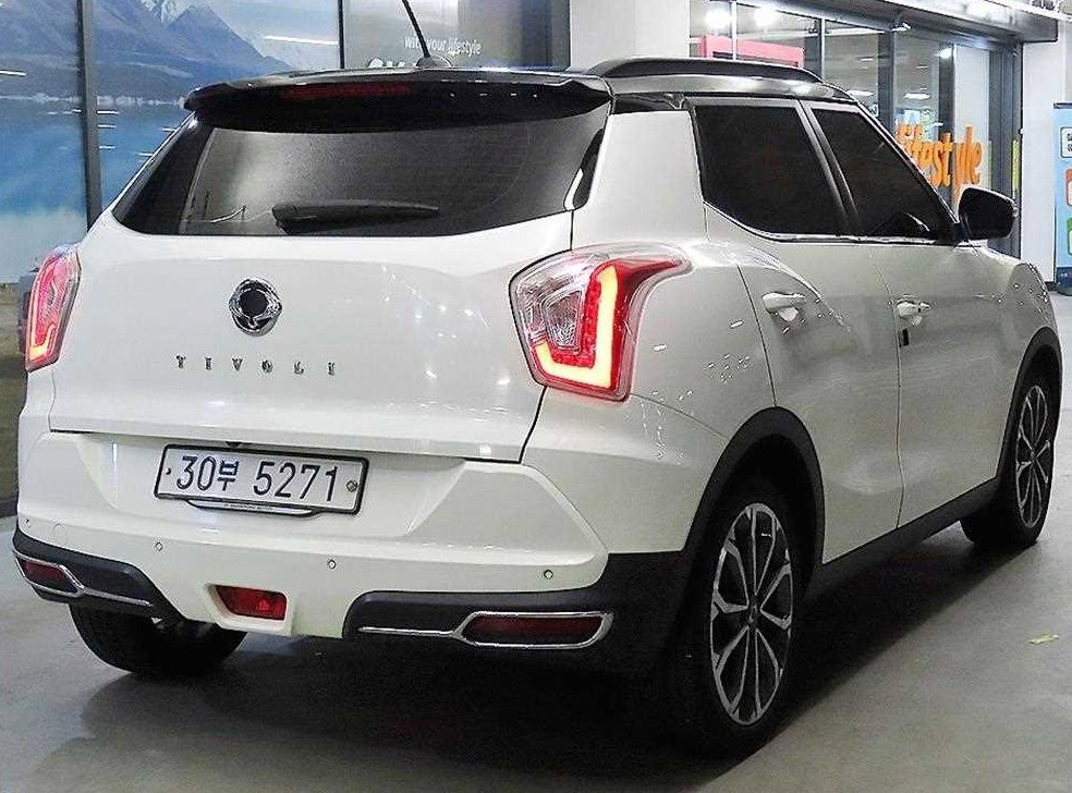 KG모빌리티(쌍용)  티볼리 2WD 가솔린 LX 사진 4