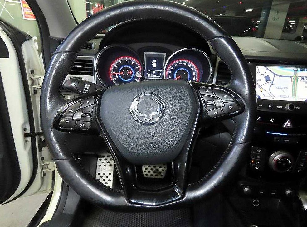 KG모빌리티(쌍용)  티볼리 2WD 가솔린 LX 사진 8