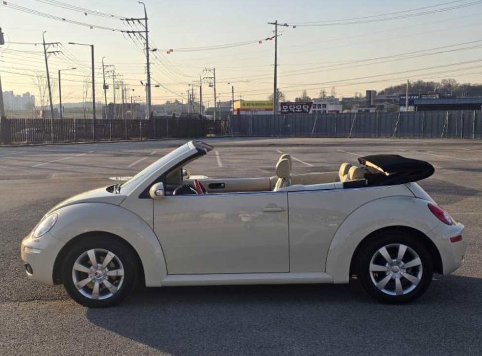 폭스바겐 비틀 2.0 CABRIOLET 사진 3