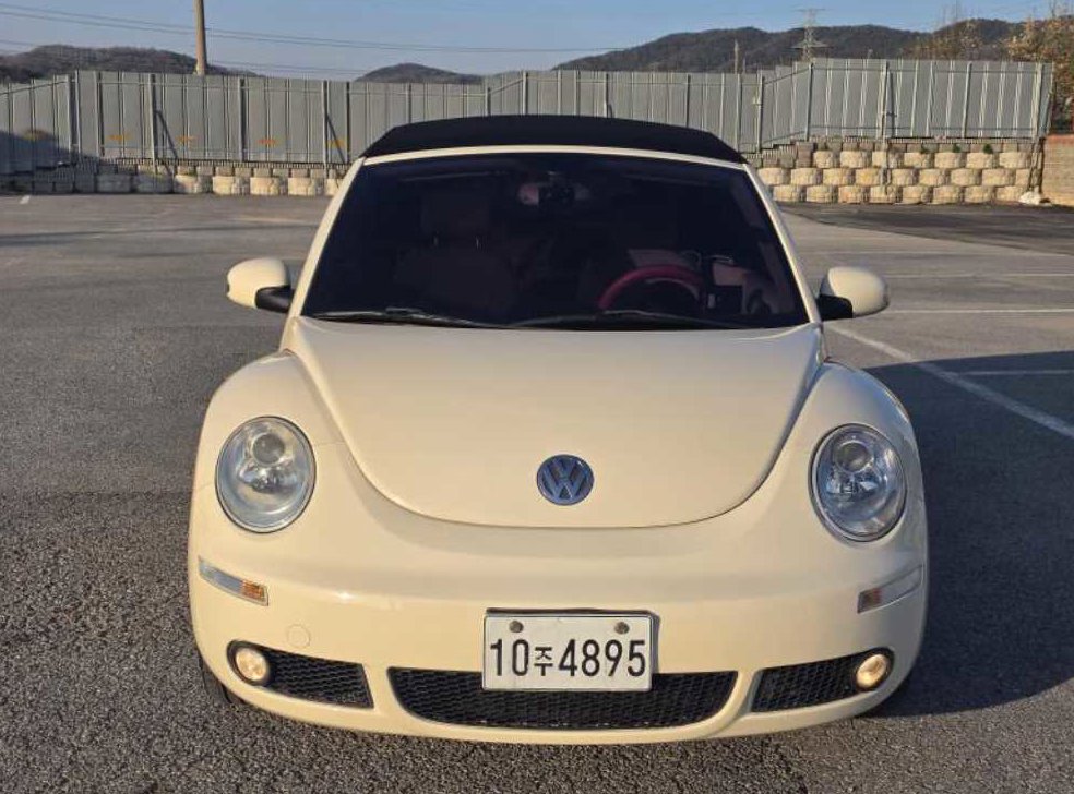 폭스바겐 비틀 2.0 CABRIOLET 사진 5