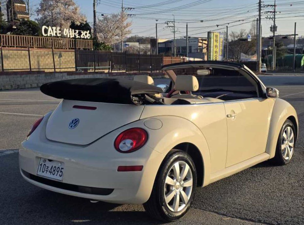 폭스바겐 비틀 2.0 CABRIOLET 사진 6