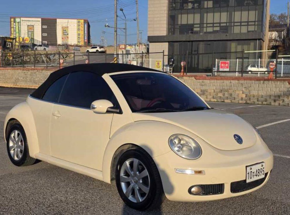폭스바겐 비틀 2.0 CABRIOLET 사진 8