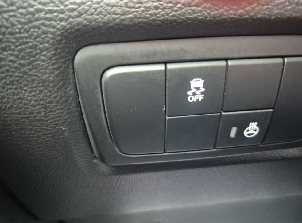 KG모빌리티(쌍용)  코란도 2WD 2.0 CVT 사진 10