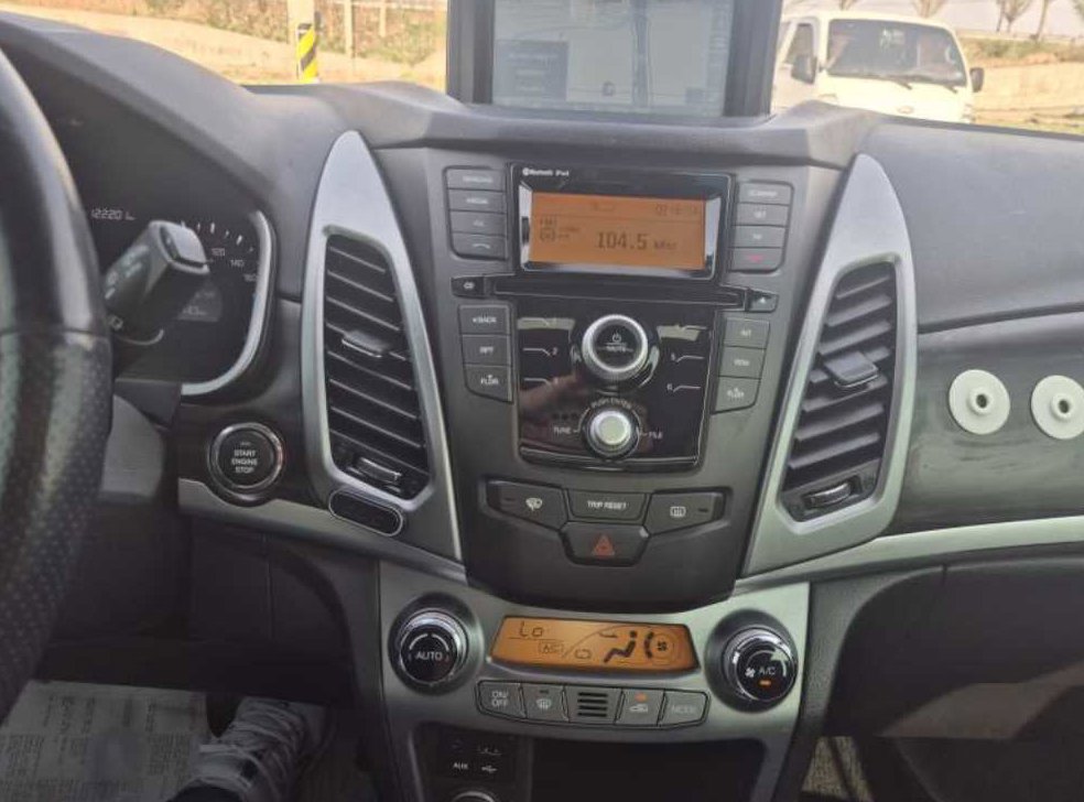 KG모빌리티(쌍용)  코란도 2WD 2.0 CVT 사진 8