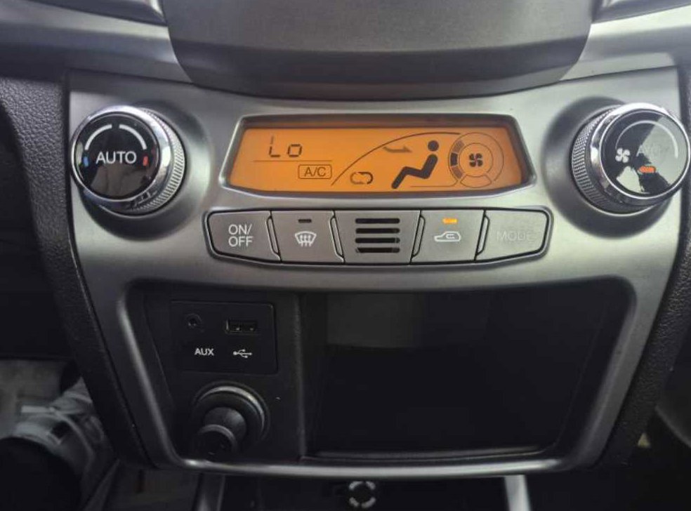 KG모빌리티(쌍용)  코란도 2WD 2.0 CVT 사진 9
