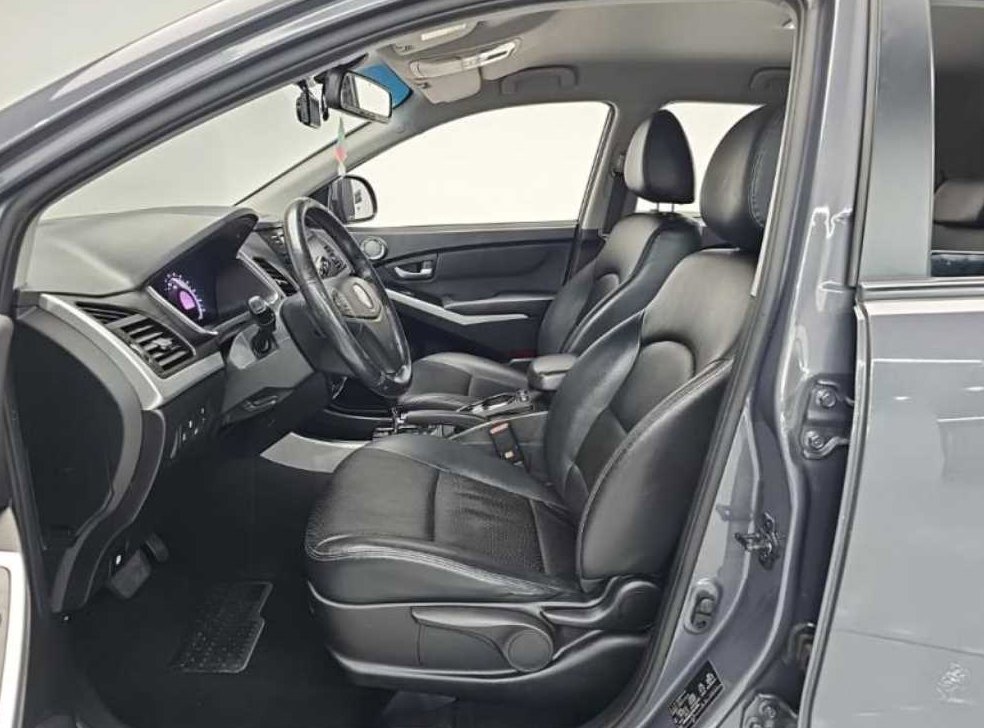 KG모빌리티(쌍용)  코란도 4WD 2.0 RX 사진 16