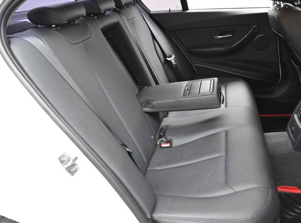 BMW 3시리즈 320d 사진 12