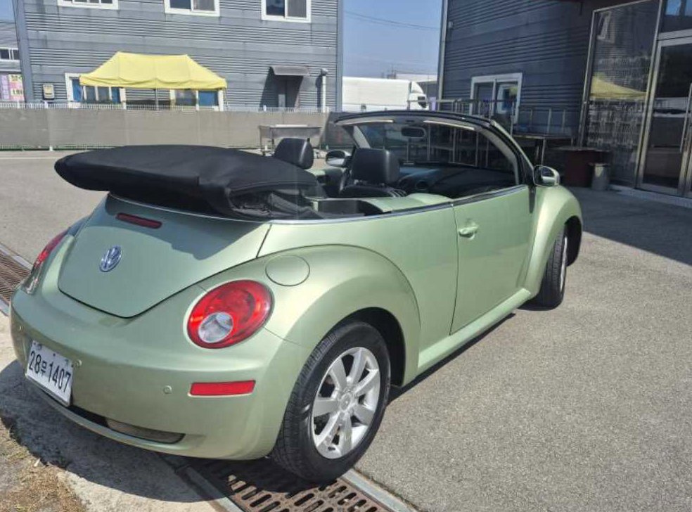 폭스바겐 비틀 2.0 CABRIOLET 사진 4