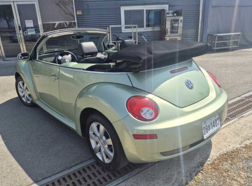 폭스바겐 비틀 2.0 CABRIOLET 사진 6