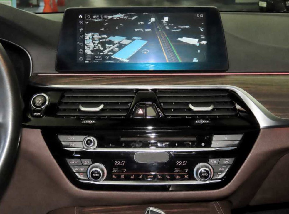 BMW 5시리즈 530i M 스포츠 플러스 사진 12