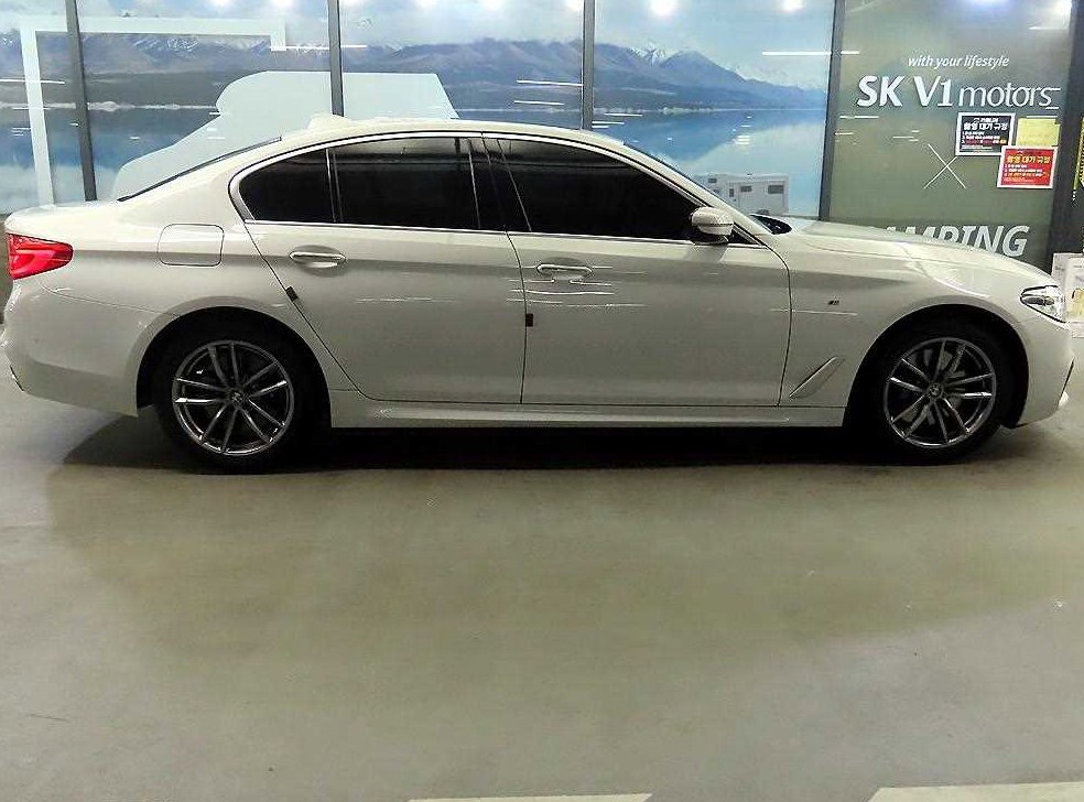 BMW 5시리즈 530i M 스포츠 플러스 사진 3