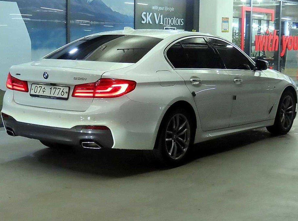 BMW 5시리즈 530i M 스포츠 플러스 사진 4