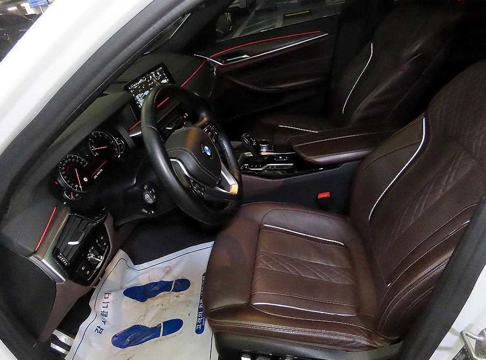 BMW 5시리즈 530i M 스포츠 플러스 사진 6