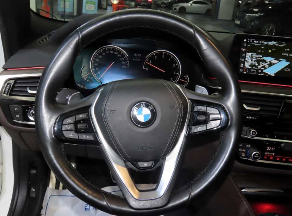 BMW 5시리즈 530i M 스포츠 플러스 사진 8