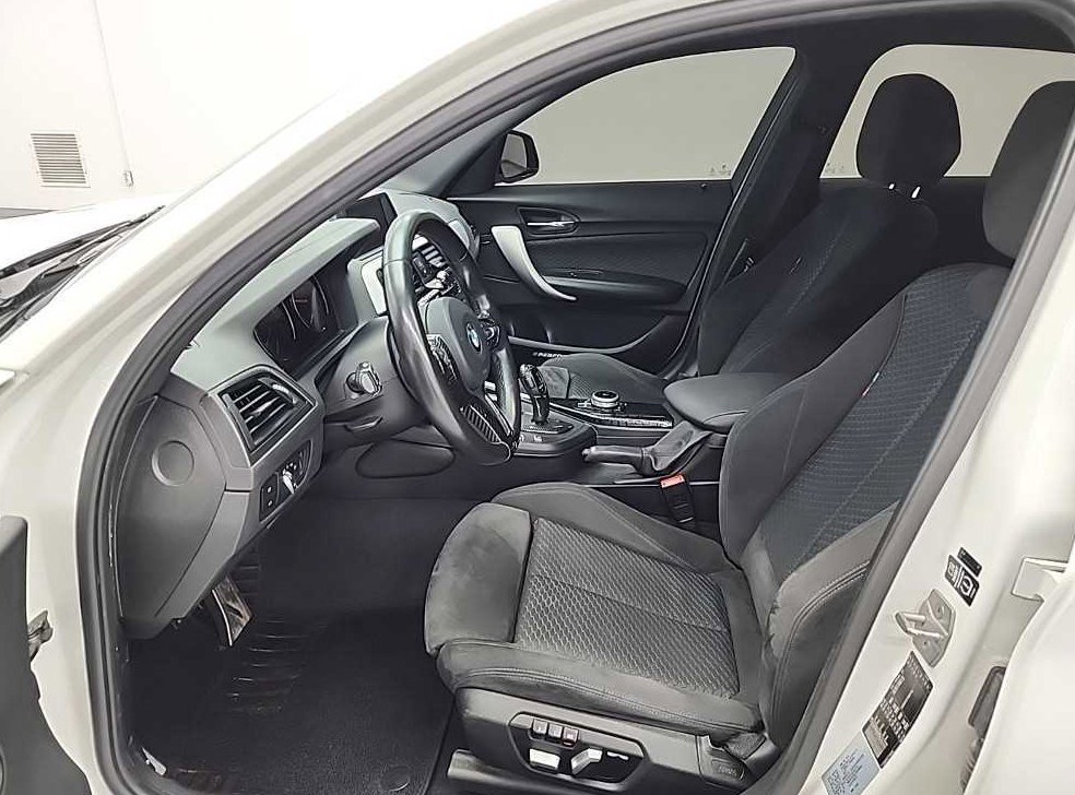 BMW 1시리즈 118d M 스포츠 섀도우 에디션 사진 11