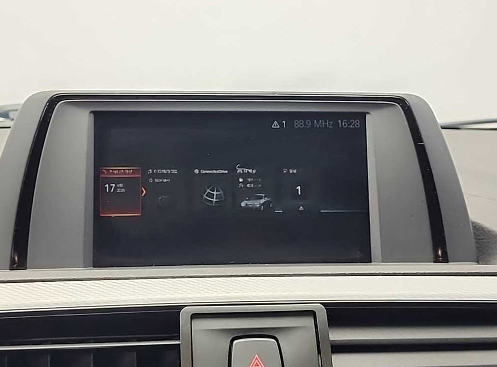 BMW 1시리즈 118d M 스포츠 섀도우 에디션 사진 14