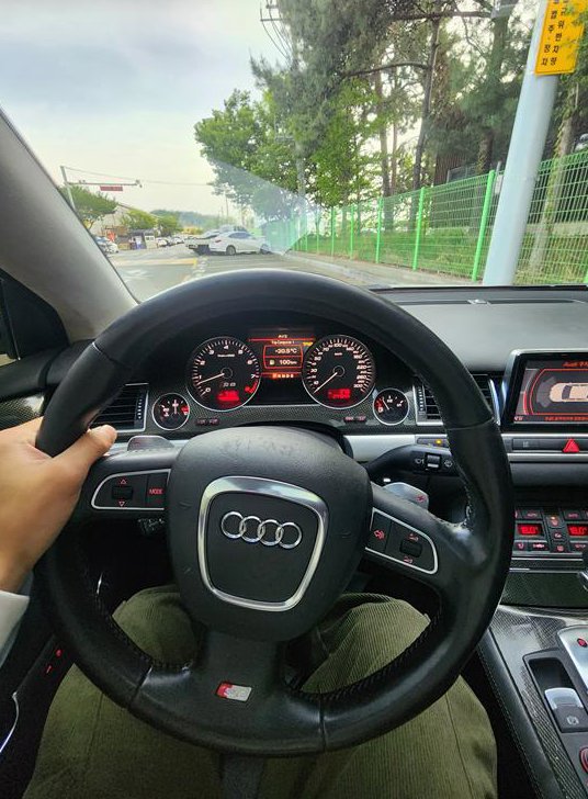 아우디 S8 5.2 FSI 콰트로 사진 2