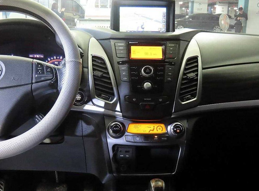 KG모빌리티(쌍용)  코란도 2WD 2.0 CVT 사진 11