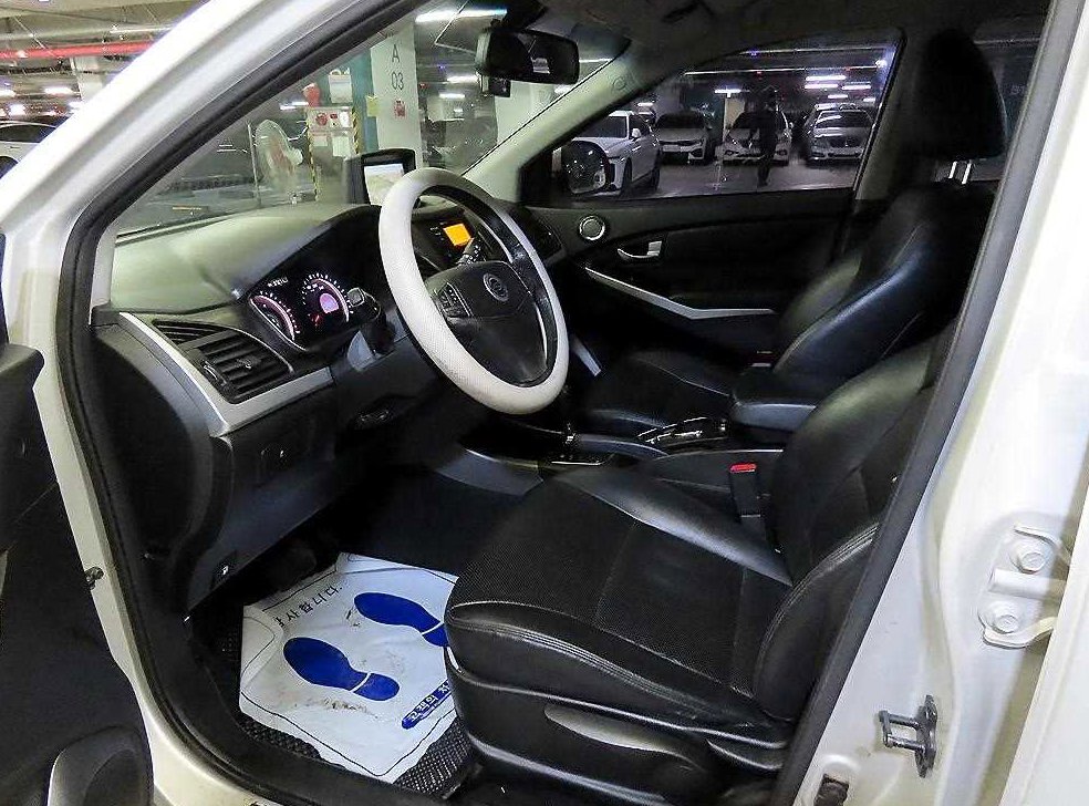 KG모빌리티(쌍용)  코란도 2WD 2.0 CVT 사진 6