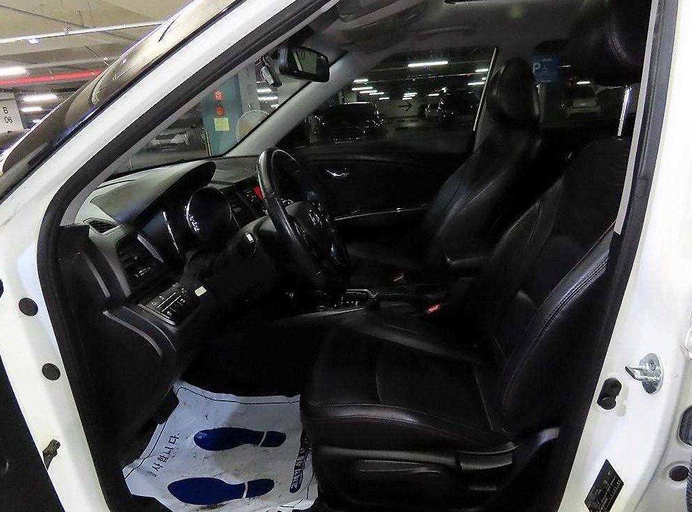 KG모빌리티(쌍용)  티볼리 2WD 가솔린 1.6 RX 사진 6