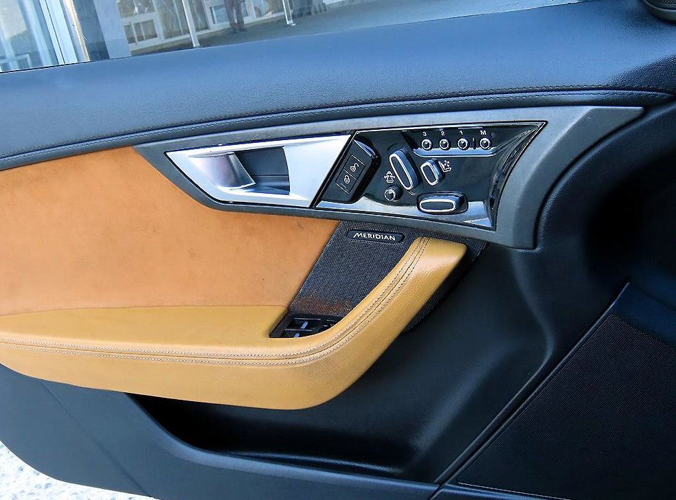 재규어 F-TYPE 3.0 S 컨버터블 사진 15