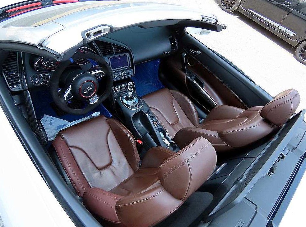 아우디 R8 5.2 V10 스파이더 사진 10