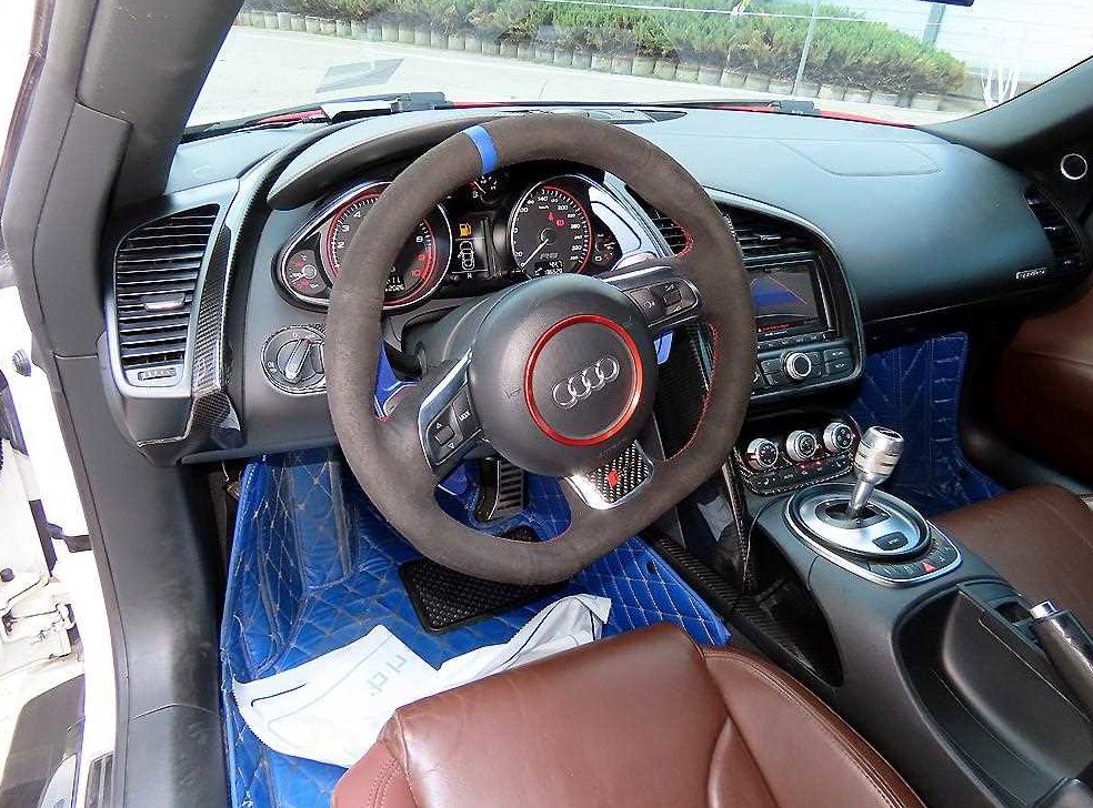 아우디 R8 5.2 V10 스파이더 사진 11