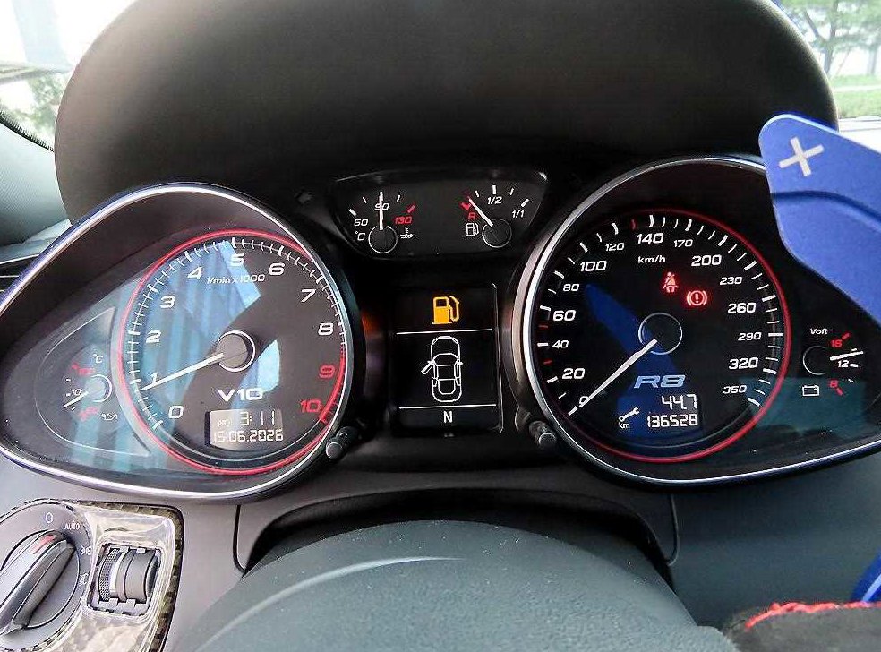 아우디 R8 5.2 V10 스파이더 사진 13