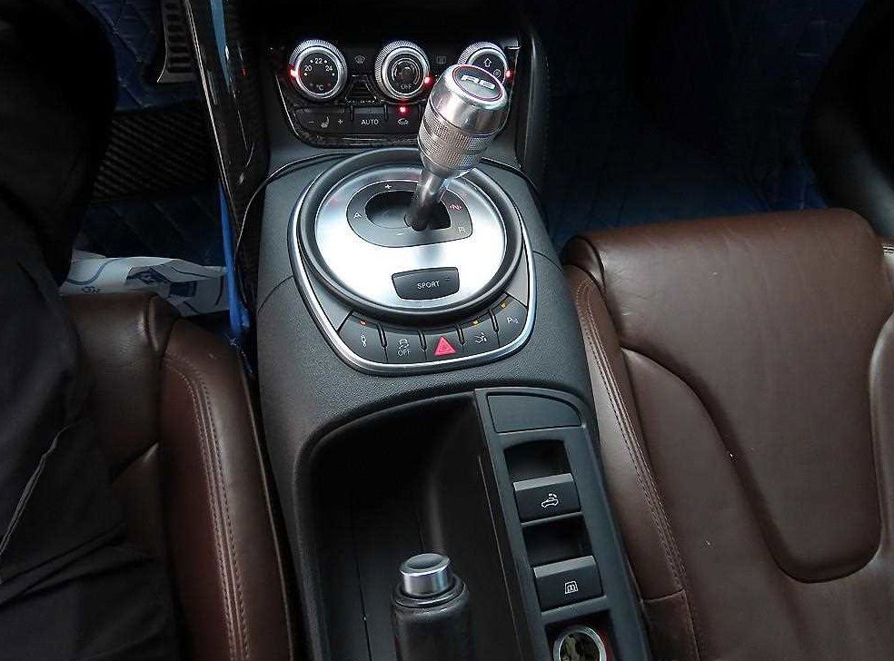 아우디 R8 5.2 V10 스파이더 사진 15