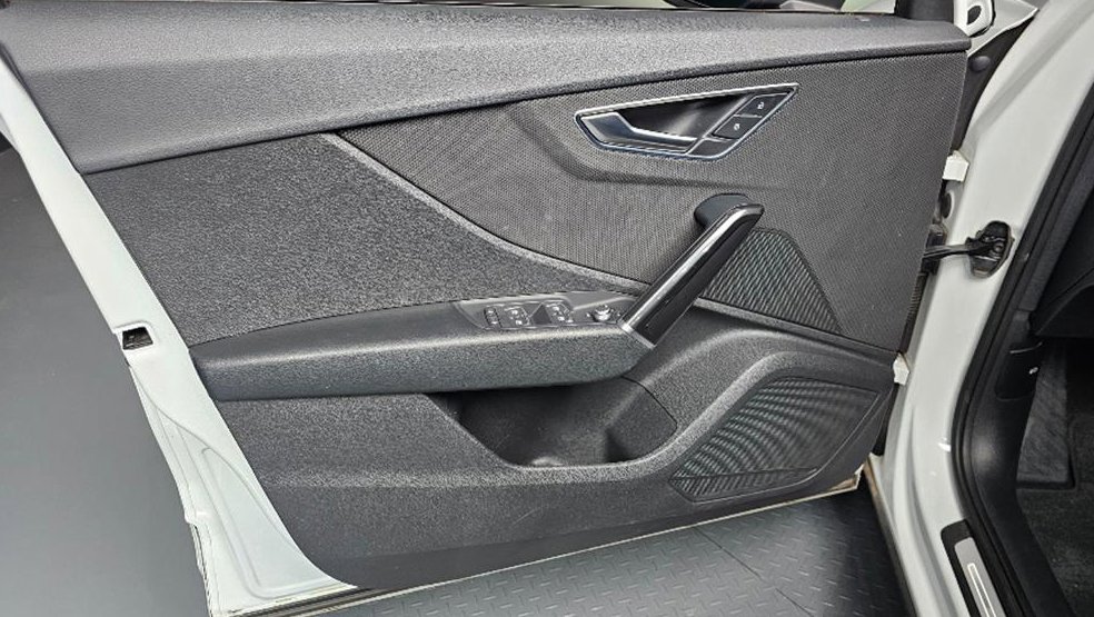 아우디 Q2 35 TDI 프리미엄 사진 13