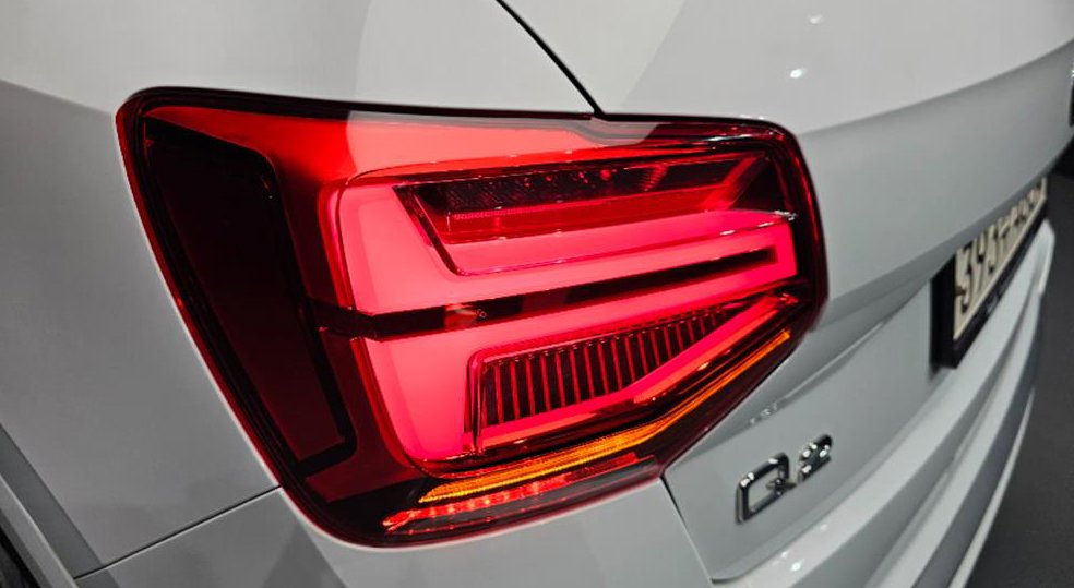 아우디 Q2 35 TDI 프리미엄 사진 8