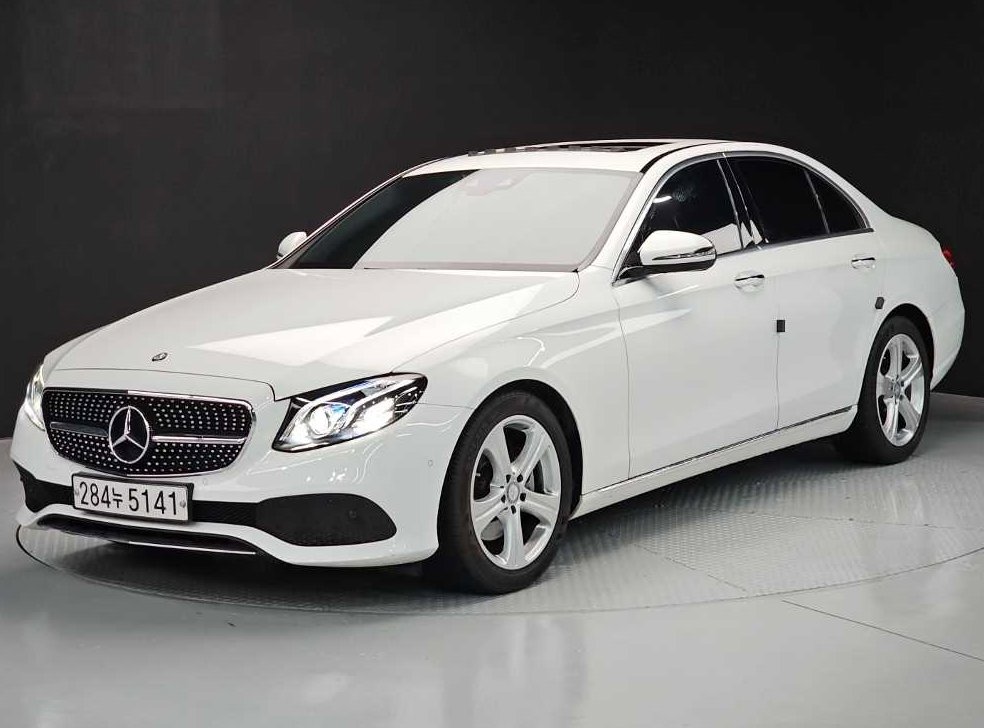 벤츠 E 클래스 E220d 아방가르드
