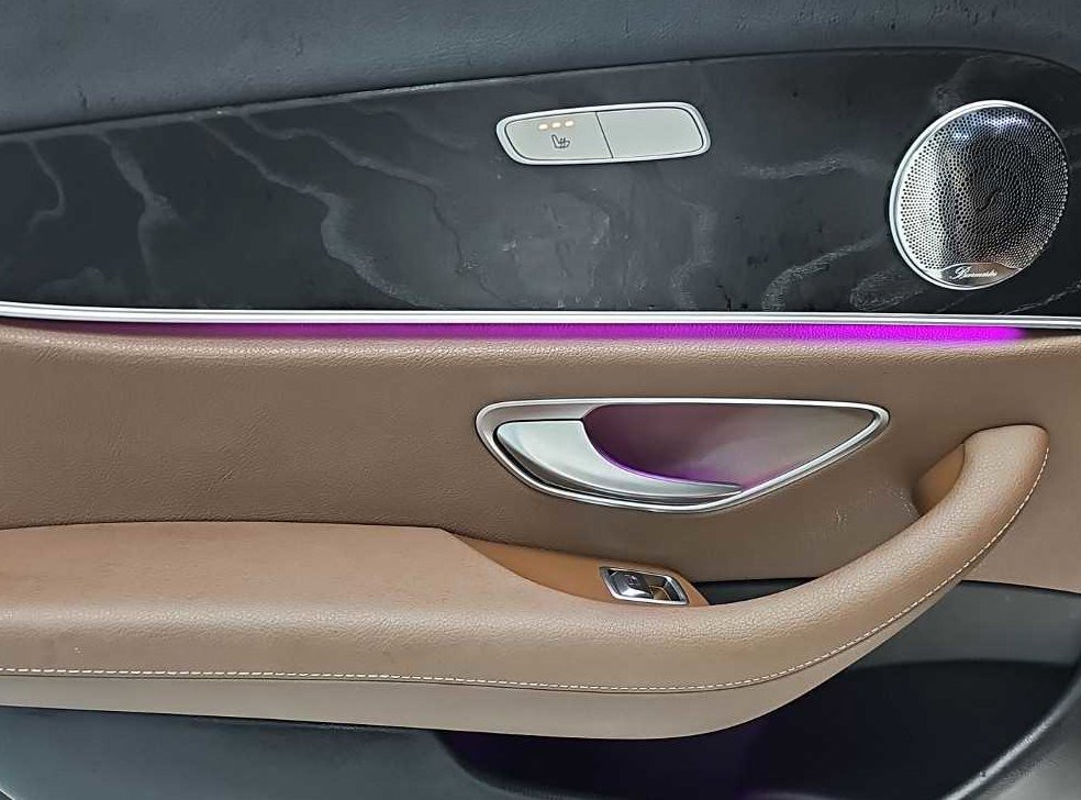 벤츠 E 클래스 E220d 아방가르드 사진 13