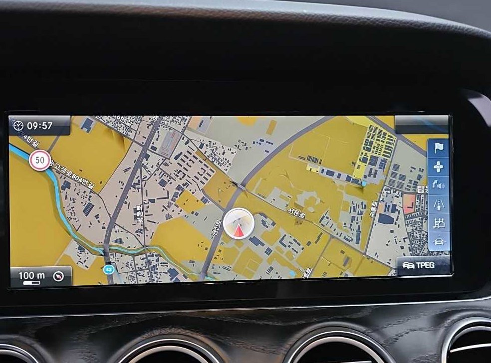 벤츠 E 클래스 E220d 아방가르드 사진 15