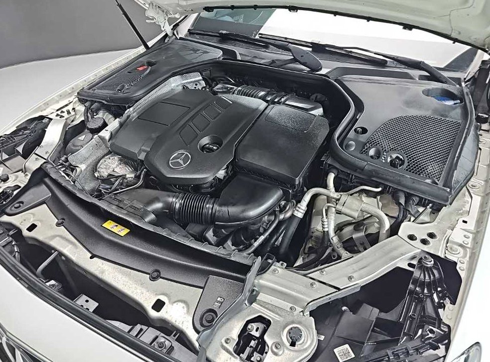 벤츠 E 클래스 E220d 아방가르드 사진 5