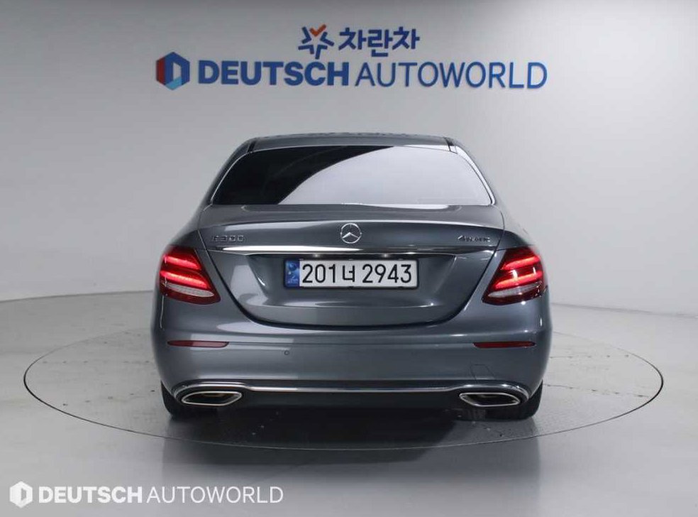 벤츠 E 클래스 E200 아방가르드 사진 3